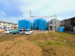 全３棟上棟しました。今なら完成後には見る事ができない、お住まいの見えない部分をご見学可能です。
この機会にぜひ一度ご見学にお越し下さい。