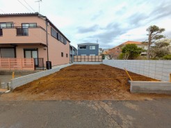 北習志野は住環境が良い街として知られております。閑静な住宅街の南道路に接道した整形地です。道路は船橋市が所有する公道になる予定です。