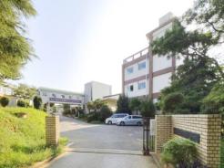 前原中学校へ徒歩5分（380ｍ）