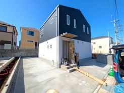 宅地造成完了しました！敷地面積４２坪超の整形地。最寄駅までも徒歩５分！全てが新しい街並みの全８区画の分譲地。
「子どもをのびのび育てたい」
「せっかく家を建てるなら、自分たちの理想をカタチにしたい」
そんなご家族の声に答えるフジイエ。ぜひご見学、ご相談下さい。