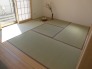 一部屋あると客間として、横になったり、お子様のお昼寝部屋にも使える便利な和室。