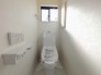 トイレは１階・２階共、ＴＯＴＯ製の節水機能が付いたウォシュレット付きです。タオルリング、Ｗペーパー、サニタリー収納も付いております。