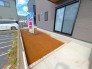 戸建の醍醐味！お庭も広々。ガーデニングからお子様の専用公園などリビングから見渡せる広いお庭です。横には便利な外水栓付き。