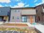 開放的な立地、広々とした50坪超の敷地で戸建の醍醐味を味わいましょう！！お庭も広々です。バーベキューや家庭菜園、お子様のプールもできちゃいます。なおかつプライベートも保たれます。