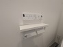 トイレには、多機能リモコンにＷペーパーフォルダ。