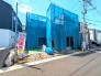 【１号棟】３ＬＤＫ＋下屋収納庫＋主寝室には大型のＷＩＣなど収納面も豊富なお住まい。
広い敷地で、並列２台駐車も可能です。