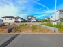 区画整理された街並み、道路も広く良好な住環境に佇む全３区画の分譲地です。
