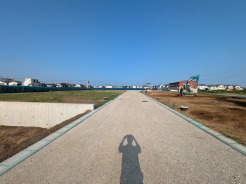 まもなく宅地造成が完了致します。駅近とは思えない広大な分譲地です。